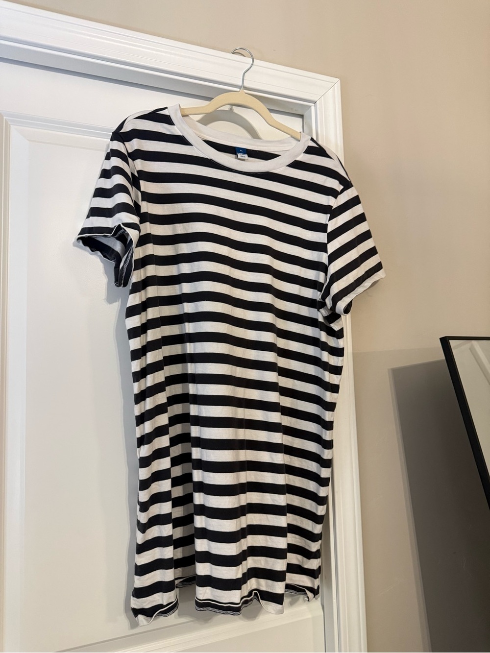 Old Navy Black and White Striped Crewneck Tee
